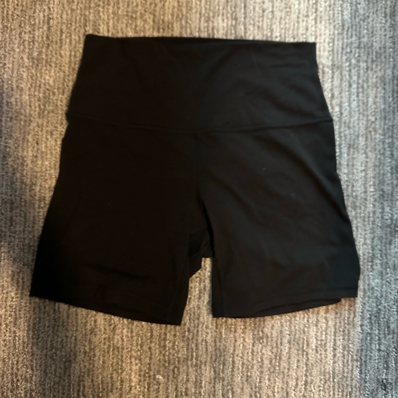 Black lululemon biker shorts - Picture 3 of 3